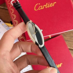 浴缸系列完美出货要优雅也要力量 卡地亚浴缸系列Cartier Baignoire Allongee Medium Size 长度47Mm 宽度21Mm 标志性罗