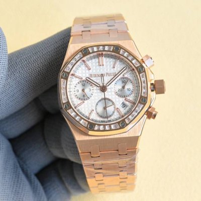 热门爱彼Audemars piguet 皇家橡树系列26715Bc.Zz.1356Bc.01。 38Mm尺寸 目前最高机械机芯版本是机械！机械！不要花冤枉钱买了