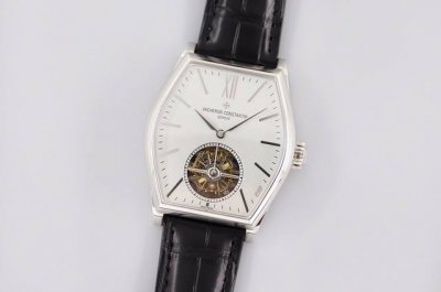 Vacheron Constantin 江诗丹顿 为庆祝酒桶形腕表诞生一百周年而推出新款Malte 马耳他系列腕表，依旧保留了复杂功能腕表最具标志性的元素：陀飞