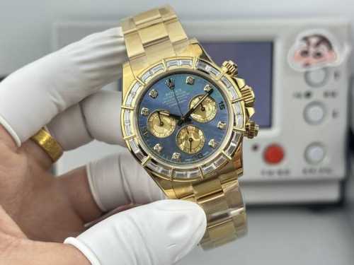 贝壳眼: -铂金眼: ppm改装，双层铂金眼，隐藏款竹节钻迪通拿 采用真莫桑钻圈口 内置4801机芯，可原装4130机芯。 在时光的长河中，每一块手表都承载着独