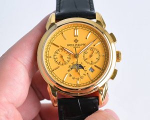 白 金 百达翡丽Patek Philippe惊艳登场，41毫米的表径适配大众男性手寸，非常商务可亦休闲。视觉冲击力强，令人过目不忘，实物质感更加优美。 1搭配进