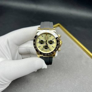 劳力士迪通拿Bt厂热门胶带款 12色 隆重上市，吹响迪通拿集结号。 圈内资深表友已验证满配清单: 1.超级4130机芯 2.Deep高透蓝宝石镜面 3.全套改良