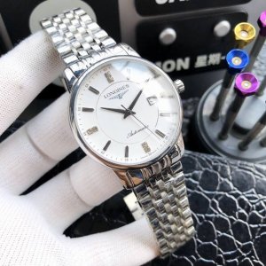 白壳430 金壳450 钢30 品牌：浪琴----尊贵高端男表 ！奢华大气类型，精品顶级男士腕表，顶级机械机芯 (稳定）顶级316精钢（耐用）矿物质超强镜面玻璃