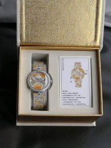 vca梵克雅宝 四季情人桥腕表 Van Cleef&Arpels诗意复杂能功系列：恋人之桥最浪的漫手表 瑞定士做石英机芯升级最新版 蓝宝石玻璃镜升面级：表直壳径