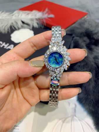 玫+20 独家实拍，认准品质与细节 伯爵-Piaget 全新高级珠宝系列，18K白金.玫瑰金，镶饰马眼型切割美钻 约3.84克拉 是高级珠宝制作的一大挑战；钻石 - 点击图像关闭