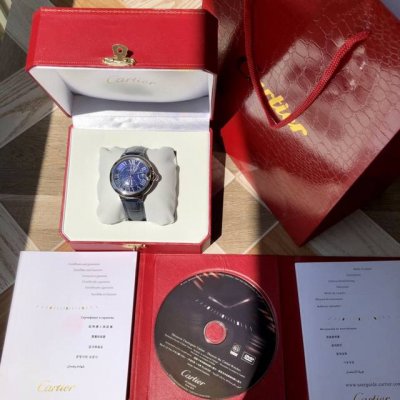 Af厂 Cartier 卡地亚蓝气球，男款尺寸～42Mm，完全一致的壳套表带，甚至每个配件都可以与互换，全自动机械机芯，做到和一致每块都有独立的身份编号，双卜形
