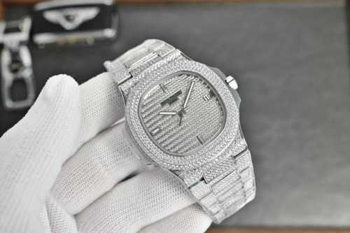 pdf Factory 满天星来袭！ 统一价 百达翡丽patek philippe Nautilus 5719系列顶配满钻腕表 尺寸：40Mmx8.7Mm 机芯