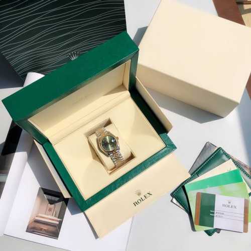 劳力士Rolex女款蚝式恒动型腕表！表壳直31毫米。采用904L不锈钢来锻造，具备高抗腐蚀性。搭配劳力士定制版2236蓝游丝全自动机械机芯性能极为稳定，抗震力强