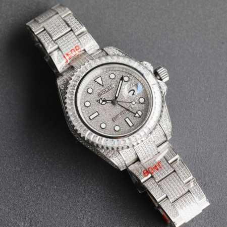 满钻格林尼治Gmt: 劳力士Rolex 格林尼治系列，堪为宝石镶嵌腕表系列之瑰宝。 永恒黄金腕表镶嵌最珍稀的钻石，充分展现劳力士在宝石镶嵌方面的非凡技艺。 品牌 - 点击图像关闭