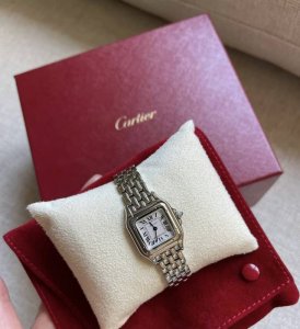 卡迪亞日常女裝錶,在獵豹和Tank裡面選了獵豹,感覺更精緻。 卡迪亞日常女裝錶,在獵豹和Tank裡面選了獵豹,感覺更精緻。