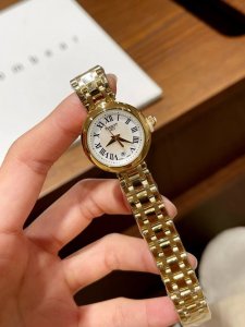 Tissot Tissot 天梭小美人 DDD 细节拉满 甜美营业中 DDD 今天也是Sweet Girl~ DDD 与天梭小美人系列一起 DDD 闪耀你的精致