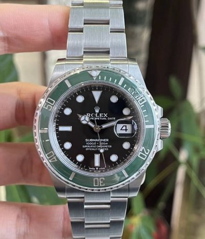 高品质 绿水鬼 机械机芯 精钢市场高版本 凭借买版、表径39Mm不断改进的钻研精神，特别是五大神器的业界认可，表径目前销量一直成上升趋势预定款式。 The Be