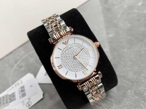 Armani 阿玛尼满天星女士手表型号Ar1926！表盘直径32Mm 316精钢表带。矿物质玻璃镜面，蝴蝶双按扣，生活防水30米。