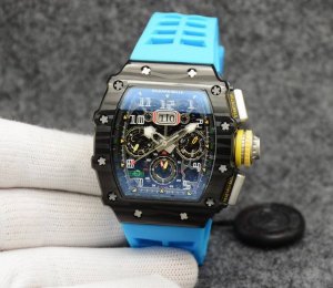 世界顶级机械腕表品牌richard Mille 理查德米勒 以革命性的技术，研制出最精密的陀飞轮腕表驰名于世。Rm11-03系列腕表，采用精钢表壳，内置全自动机