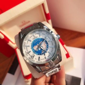 升级版 吊牌 二维码 全套出货 欧米茄新款 欧米茄海马aqua Terra 米系列 世界时腕表一经问世便风靡全球，备受青睐。如今，精湛的制表工艺以及对细节的专注