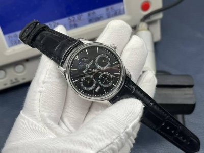 Gr厂新品经过3年研究积家大师全功能万年历机械机芯，复刻积家大师万年历自动机械腕表。在不计时间和成本的理念坚持下，实现了使用进口9015机芯还原一体机复杂功能8