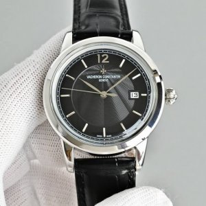 Tw新款江诗丹顿腕表火爆上市 简雅大方，完美结合，让你感受优雅绅土气息！ 1该表搭载原装9015超薄机芯，每小时振频28800次，性能稳定，零返修！ 2表壳：直