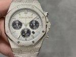 Omf火爆推出新款皇家橡树系列全新霜金工艺26240型号计时码表，采用同一致 6字位小秒 一体机芯通过后盖可以清晰观看齿轮的转动，7750计时机芯，搭配防眩目蓝