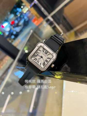 机械新款上市 Cartier卡地亚 Cartier 山度士系列罗马刻度机械男女腕表 39.8Mm胶带黑白盘罗马w007酷酷的一款腕錶 不空手 必備款 - 点击图像关闭