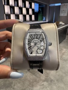Franker Muller_法兰克穆勒 V32酒桶系列 奢华镶嵌钻石经典数字面搭配橡胶真皮带 镶钻扣子 进口机芯 真空电镀 亮度高，更耐带 百搭衣橱 多种风格