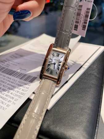 白 金 钻30 卡地亚-Cartier Tank Américaine腕表，小号表款，采用蓝宝水石晶镜面，瑞士石英机芯。原版开模，精钢表壳，八角形表冠，镶嵌一颗 - 点击图像关闭