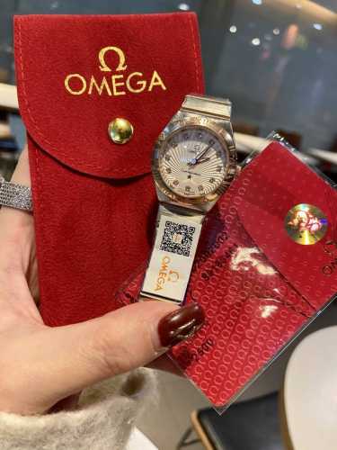 经典款式 永恒不变 欧米茄omega 双鹰星座系列 采用高级石英机芯 蝴蝶双按表扣 矿物质耐磨玻璃材质 表里如一 独具匠心 尺寸 28Mm