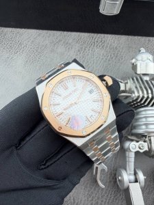 Zf又一超神之作Ap爱彼 皇家橡树系列15450St中性腕表。直径37Mm,厚度9.8Mm.真正小手腕表者的福音! 1壳套,购入15450St原版3D立体扫描数 Zf又一超神之作Ap爱彼 皇家橡树系列15450St中性腕表。直径37Mm,厚度9.8Mm.真正小手腕表者的福音! 1壳套,购入15450St原版3D立体扫描数