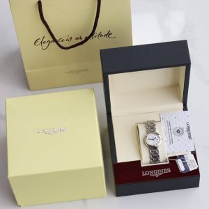 爱要1千遍！！！浪琴longine 2019新系列心月月相石手表女士超美气质范时尚石英腕表，适合各种场合。大气场从心月系列开始～2个款式，罗马数字款和带钻款，深