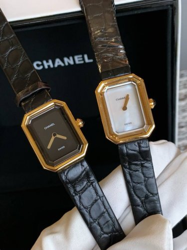 K金版本 香奈儿 Vintage Chanel Premiere 中古界首饰的扛把子、号称“中古第一表”“Chanel手表里的2.55”说他是“中古第一表”可不