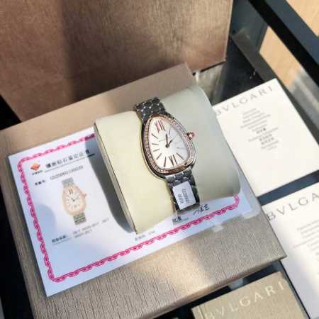 配盒 支持香港、美国直邮 Bvlgari宝格丽女士腕表，最新款镶钻版serpenti Seduttori鎏光蛇影腕表超美腻 佩戴方式很特别 像被蛇缠绕～十分别致 - 点击图像关闭