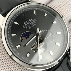 白皮 . 金20 防水5度,可游泳 劳力仕,日月星辰系列,搭载原装进口82S7机芯 0返修0售后 ,9位个性24小时/真月相显示,镂空设计,机芯运作一览无余,5 白皮 . 金20 防水5度,可游泳 劳力仕,日月星辰系列,搭载原装进口82S7机芯 0返修0售后 ,9位个性24小时/真月相显示,镂空设计,机芯运作一览无余,5