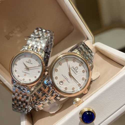 台湾厂 搭配红色包装礼品袋欧米茄蝶飞石英系列腕表 腕表女装尺寸27.4Mm 男装33Mm 进口瑞士石英机芯 316精钢表壳 防刮花玻璃 认证细节：原装表扣 别具