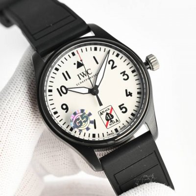 工厂p全新推出 Iwc 万国 Iw328210 马克二十系列 Rw8 别名：Iwc-梅赛德斯- Amg马石油F1车队特别款 资料如下： 尺寸：40* 10.68