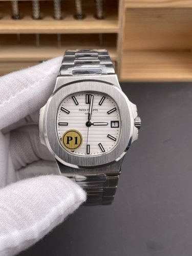 鹦鹉螺5711 白盘 40Mm 机