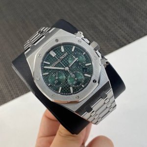 新版爱彼41Mm 纪念款263260系列最高版。 市场上唯一和原版配件通用互换版本，表盘绿色大网格纹”装饰图案“搭配白金立体夜光时标 和新版升级皇家橡树指针。表