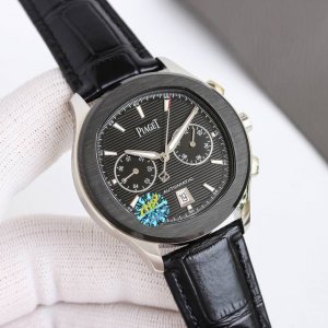 白 金黑 伯爵piaget、polo 系列火爆上市，全新钢带散珠打磨，将生活的艺术与时间融合一起，彰显传奇色彩！ 品牌：伯爵 系列：piaget、polo系列