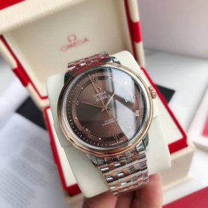 蝶飞碟飞系列男士腕表 休闲简洁 经典爆款 去年碟飞系列停产后，该厂坚持不懈秉承以更优价、更亲民的理念，耗费近一年之久，严控筛选出各配件优质供应商，得益于某工厂P