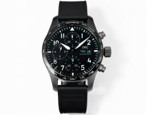 Tw Factory 新款独家研发，万国 Iwc Bj4飞行员系列！ 市场最新版本原版开模，精益求精。 ①腕表采用316精钢全新开模,尺寸为41Mm表带宽度为2