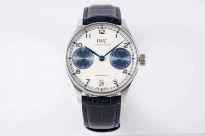 Az Factory Iwc万国葡七，葡萄牙系列七日链腕表，集时分针、日期、小秒和动显于一身。正所谓功能卓越，大器晚成，有请各路表友品鉴支持。 表壳 腕表尺寸4