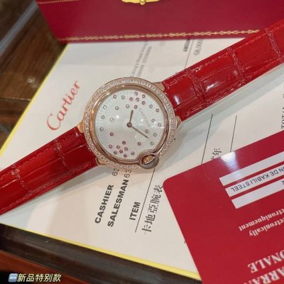 白钻 金钻 蓝气球七夕特别款 Ballon Bleu De系列 专柜同步 璀璨表盘钻石粉色蓝宝石的色彩组合 点缀闪耀压纹 以精致柔美风格 别样演绎品牌经典设计