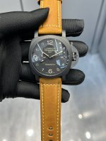 沛纳海 M 441 44Mm表径 全陶瓷表壳 搭载机芯 1 调时功能 时针可快调 日历通过时针快调进行调整 Gmt12小时走一圈 功能全部修正与一致 2 底盖玻