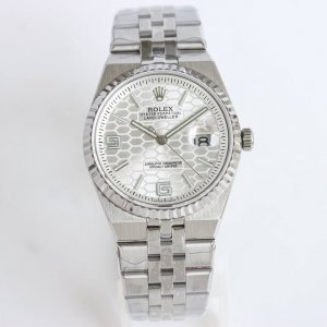 白 金 劳力士-陆使型，V2 赛车版 40Mm，内置9015改一体7315机芯劳力士全新 Land-Dweller 陆使型于 2025 年推出，采用了一体式表链