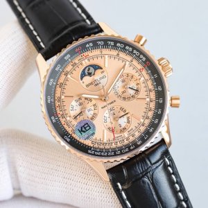 2470 v9百年灵航空计时系列推出140周年限量版，搭载革命性B19自制机芯（复刻采用进口精工Nh36机芯改多功能），走时稳定，返修率低，这是复刻市场少有的耐