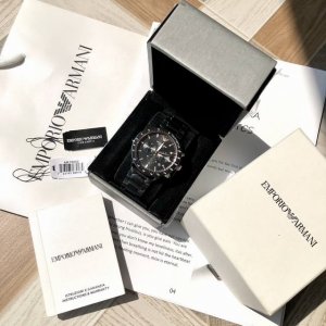 陶瓷款！原厂阿玛尼 Armani 石英男表，专柜新款！本年度最火的男神款！Ar70002，时尚立体质感，多功能计时石英码表，进口石英机芯，时尚潮流范十足！30米