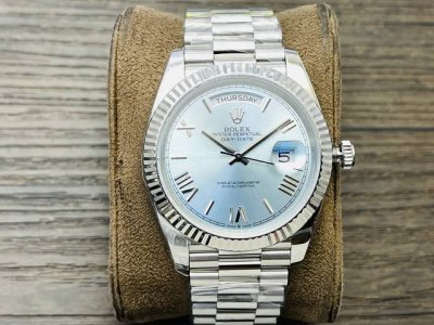 Vr Factory 墙裂推荐 匠心之作 V3升级版 市场最高版本 劳力士Rolex星期日志型40Mm 精彩细节 1 表盘设有18Ct金 镶钻石 6及9点钟位置