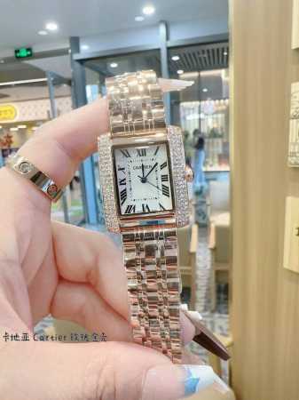 钢带 卡地亚 Cartier 新款 经典三针针系列女士方形腕表 气质腕表 线条流畅 魅惑动人 柔软服帖于腕间 奢华风格完美呈现出女性的前卫 大方 独特的造型彰显 - 点击图像关闭