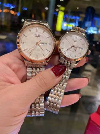 白 金 。钻加30 浪琴-Longines. 最新气质女表 搭载原装进口石英机芯，珍珠贝表盘，水晶镶钻精致雅典，闪亮而不单调，316精钢表壳 ，蓝宝石玻璃尺寸3 - 点击图像关闭