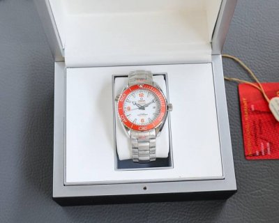 海马 米夹板机到货 2025年度官方强烈推荐欧米茄海马 米潜水腕表全网独家品质 机芯 搭载同轴8900夹板，修正机芯8900还原一体机 表扣 钢带采用原版表扣