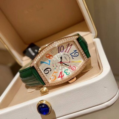 Franck Muller 法兰克穆勒 一新面 酒桶形女士石英腕表 Cnc加工抛光表壳 经典之作！满天星字面和彩色款彩色字面 上手效果真的拒绝不了，一整个爱住了