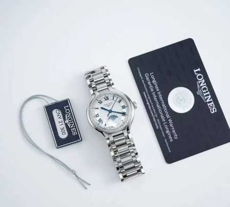 浪琴心月星辰腕表 璀璨星辰，腕间永恒 让每个抬手都是高光时刻 明星同款 晶莹美钻环绕表盘，如星辰坠入眼眸 白色搭配银色表盘层次分明，如同月光光晕，温和宁静，低调 - 点击图像关闭